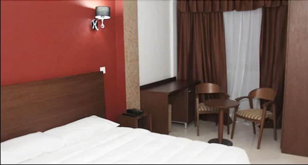 בומרדס Medina Hotel מראה חיצוני תמונה